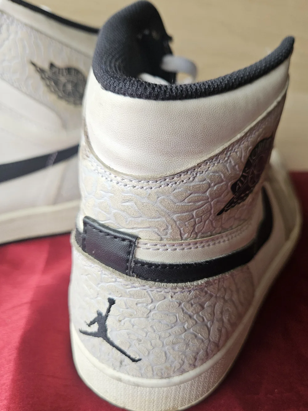 Air Jordan 1 Retro High Top White Elephant Print Adult 11 Shoes Sneakers RARE!